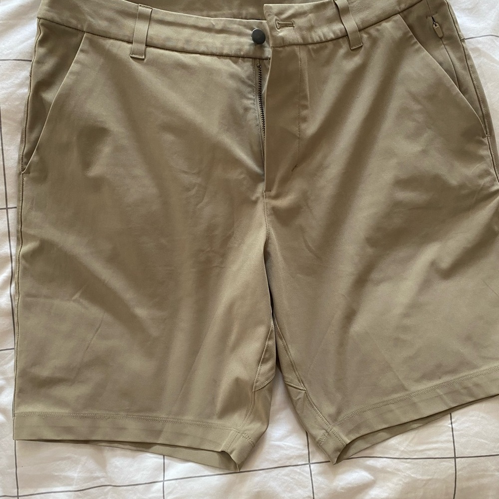 Lululemon Commission Shorts 9” Inseam Excellent Condition Sz 32 Waist